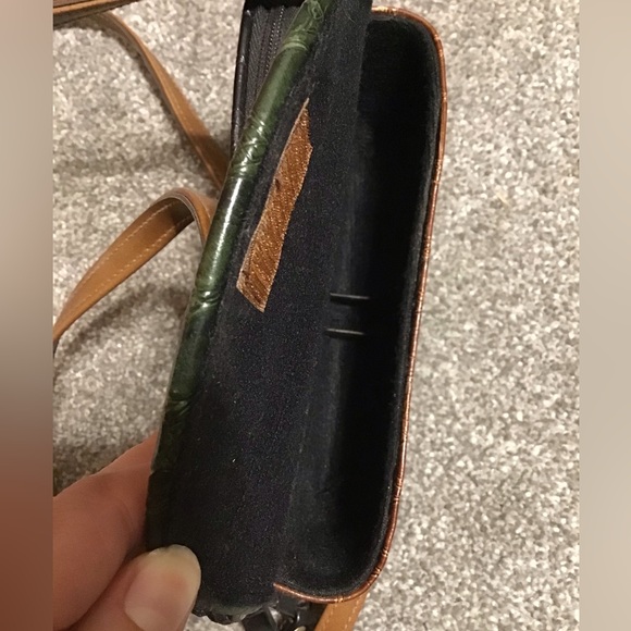 Purse with glasses holder - Picture 5 of 6